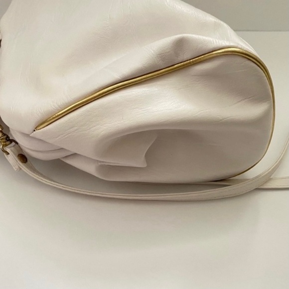 (R) Vintage Gold and White Geometric Pattern Purse With Removable Strap - Picture 8 of 16